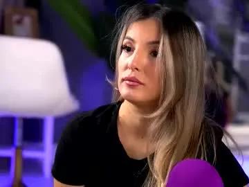 Freechat kellymathews on Chaturbate