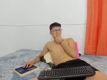 Freechat kiindred_ on Chaturbate