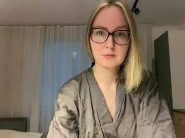 Freechat kirafatex on Chaturbate