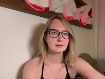 Freechat kirafatex on Chaturbate
