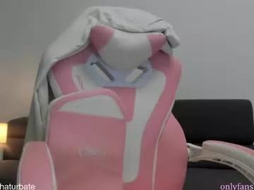 Freechat komydoll on Chaturbate