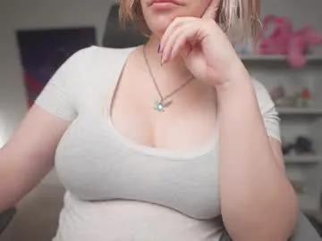 Freechat krystalsyxx on Chaturbate