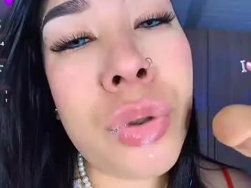 Freechat leahtemptation on Chaturbate