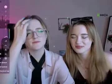 Group liana_kisses on Chaturbate