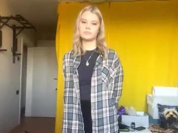 mapleduonola — Goal: hii Thats my first day! |  Hey im Lara #new and #shy. im #18 years old #blonde #young [11 tokens remaining]