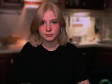 Away mirrameow on Chaturbate