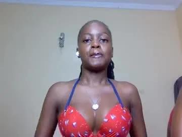 Freechat mona_luv1 on Chaturbate