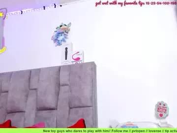 Freechat nahomiblakee on Chaturbate