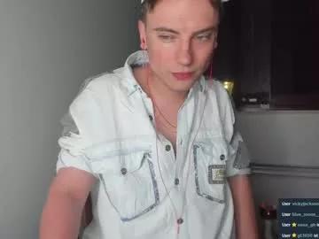 Freechat nicoslowmoo on Chaturbate