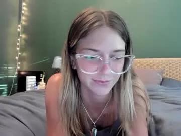 Freechat oliviahansleyy on Chaturbate