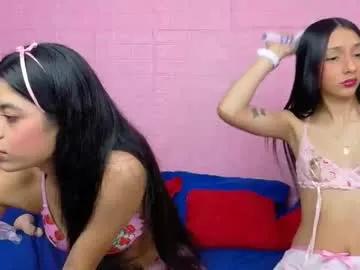 Freechat petitestrawberry18 on Chaturbate