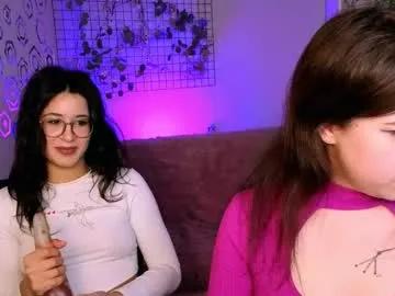 Freechat playful_sophie on Chaturbate