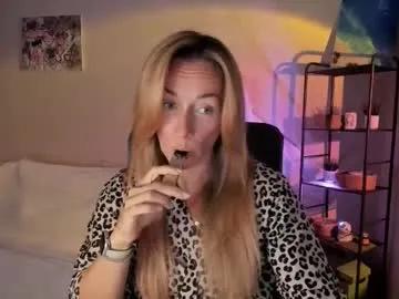 Freechat save_the_qween on Chaturbate