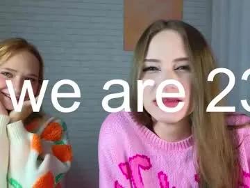 Freechat strawberryglow on Chaturbate