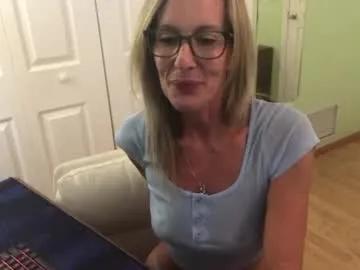 Freechat sunniemilf on Chaturbate