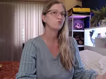 total_aussie_milfs on Chaturbate