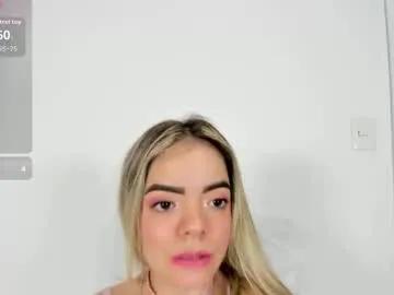 Freechat valerialoren on Chaturbate