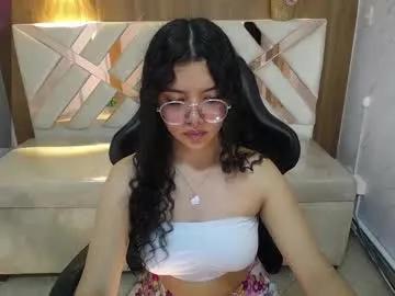 Freechat victoria_castillo_b on Chaturbate