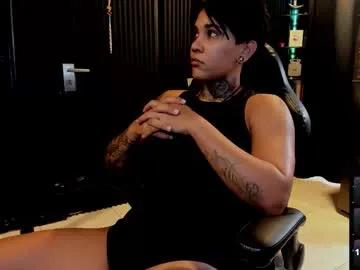 Freechat zhoestrong on Chaturbate