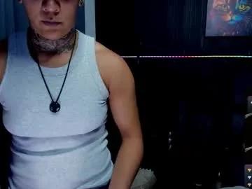 Freechat zhoestrong on Chaturbate