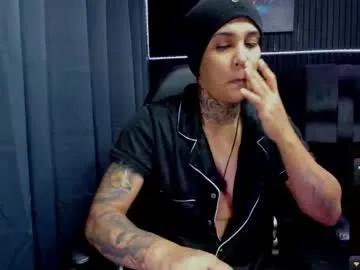 Freechat zhoestrong on Chaturbate