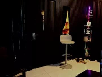 Freechat zhoestrong on Chaturbate