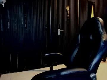 Freechat zhoestrong on Chaturbate