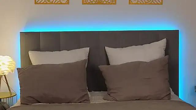 Freechat adele_armass on StripChat