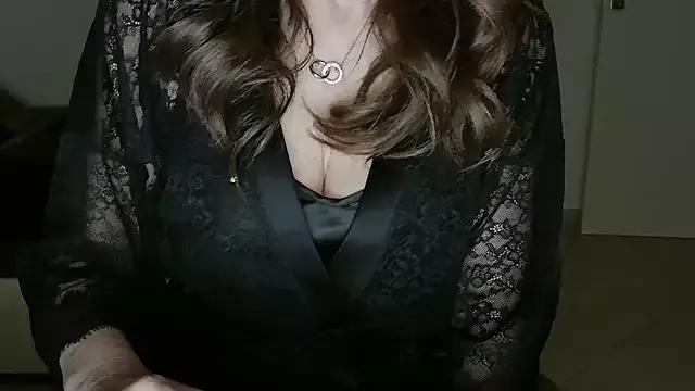 Freechat amara_2022 on StripChat