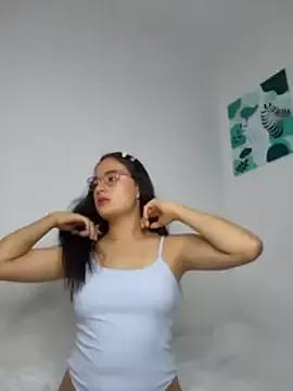 Freechat baaby-miiaa on StripChat