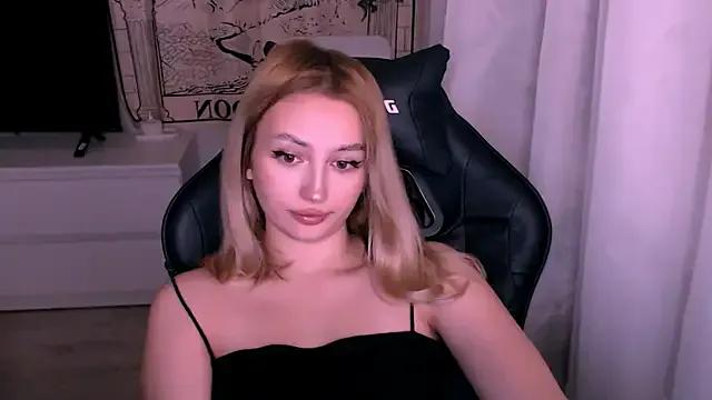 StripChat beauty_blonde is Freechat beauty_blonde — heels
