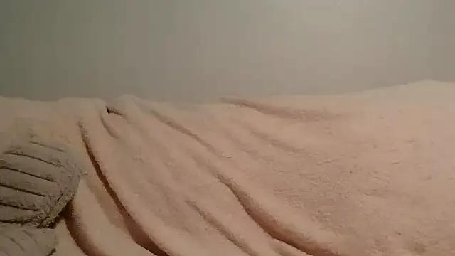 Freechat beautylovess on StripChat