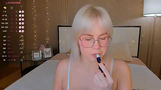 Freechat bellatip on StripChat