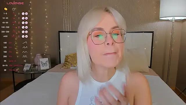 Freechat bellatip on StripChat