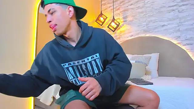 Freechat Benjamin_More on StripChat