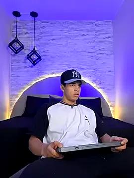 Freechat Benjamin_More on StripChat