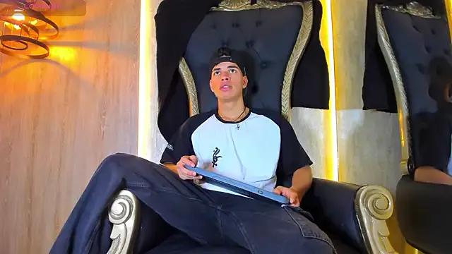 Freechat Benjamin_More on StripChat