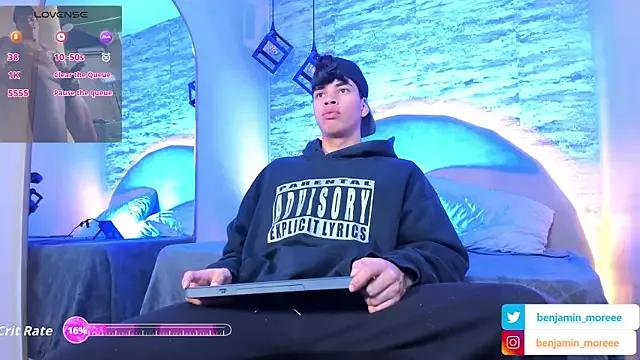 Freechat Benjamin_More on StripChat