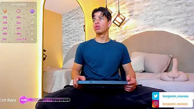 Freechat Benjamin_More on StripChat