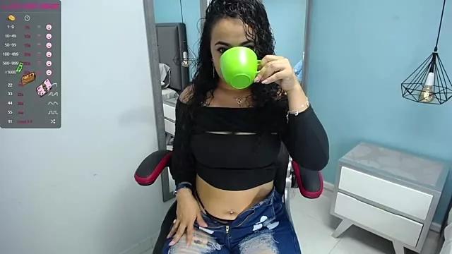 Freechat CINTYLOVELY on StripChat