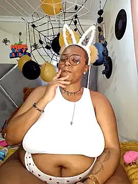 Freechat CocoBootyyy on StripChat