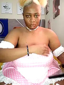 Freechat CocoBootyyy on StripChat