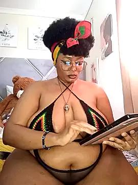 Freechat CocoBootyyy on StripChat