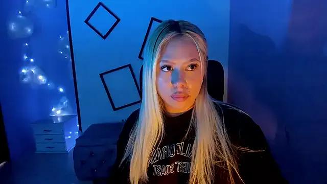 Freechat ConstansBlonde on StripChat