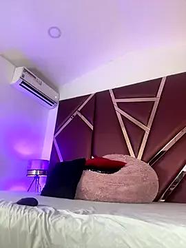 Freechat DanielaMedinaa on StripChat