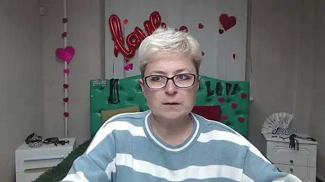 Freechat EmiliaGree on StripChat