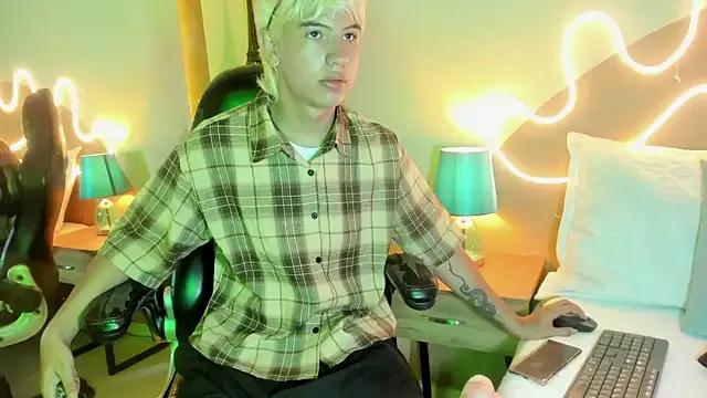 Enrrixxx_ on StripChat 