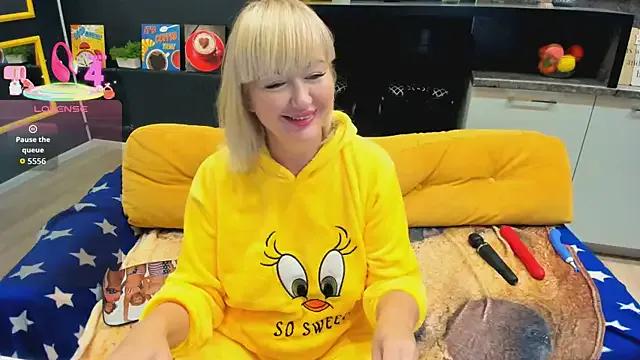 Private FlirtyMary on StripChat