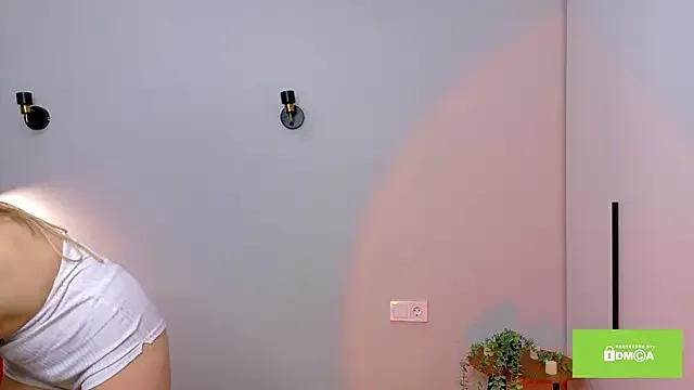 Freechat FreeHeart_ on StripChat