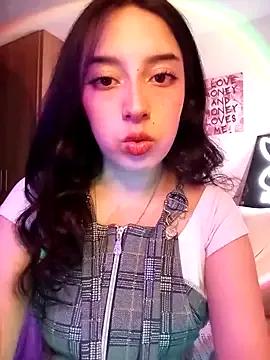 StripChat immisssilver is Freechat immisssilver — open legs